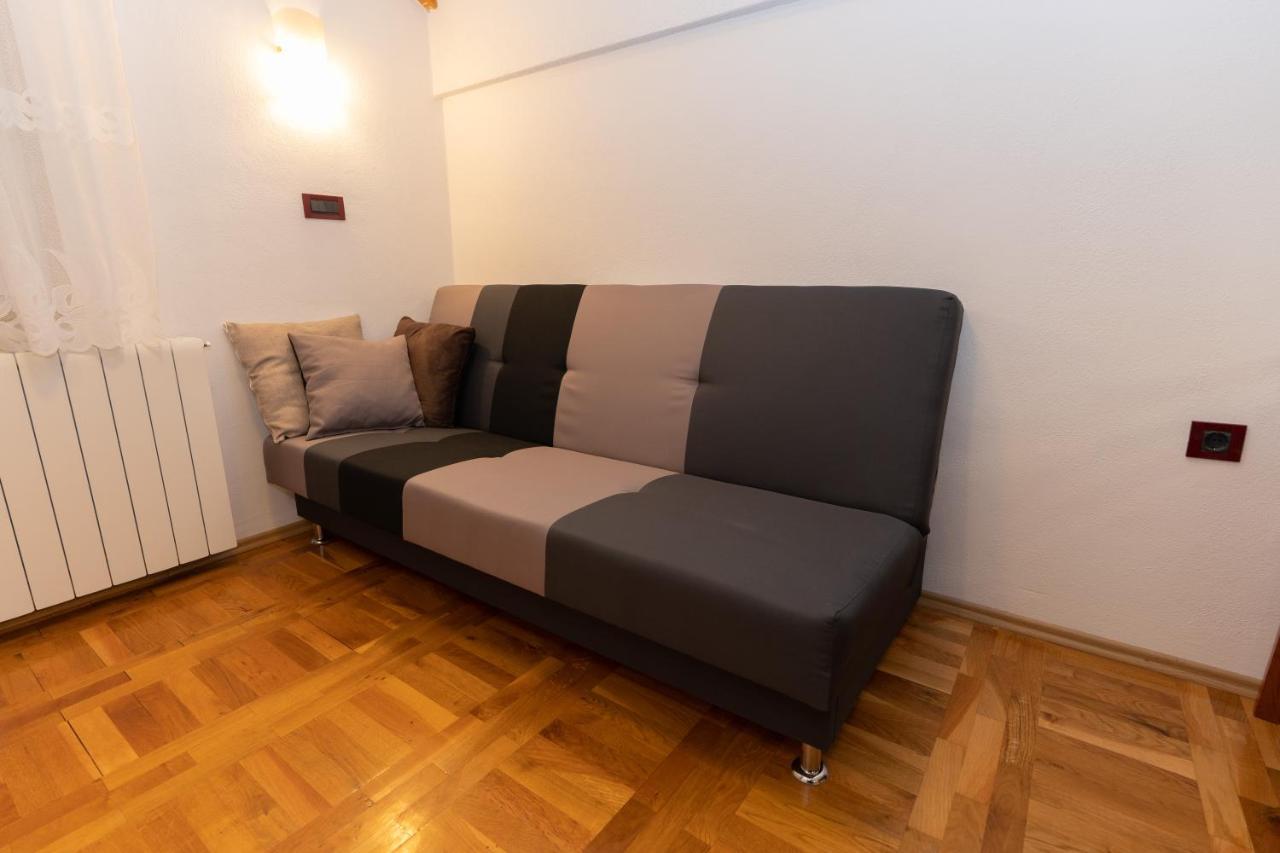 Apartman Miramare Оточац Екстер'єр фото