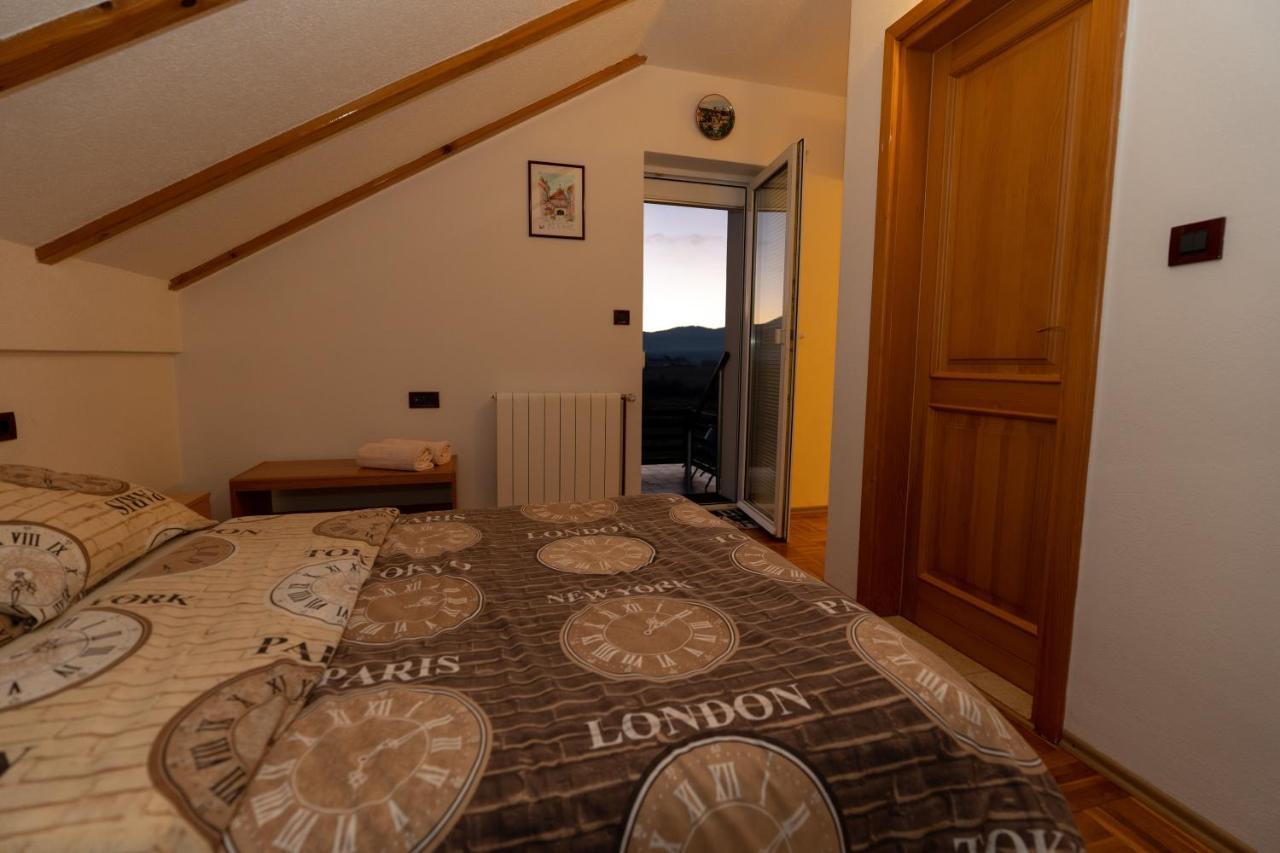 Apartman Miramare Оточац Екстер'єр фото