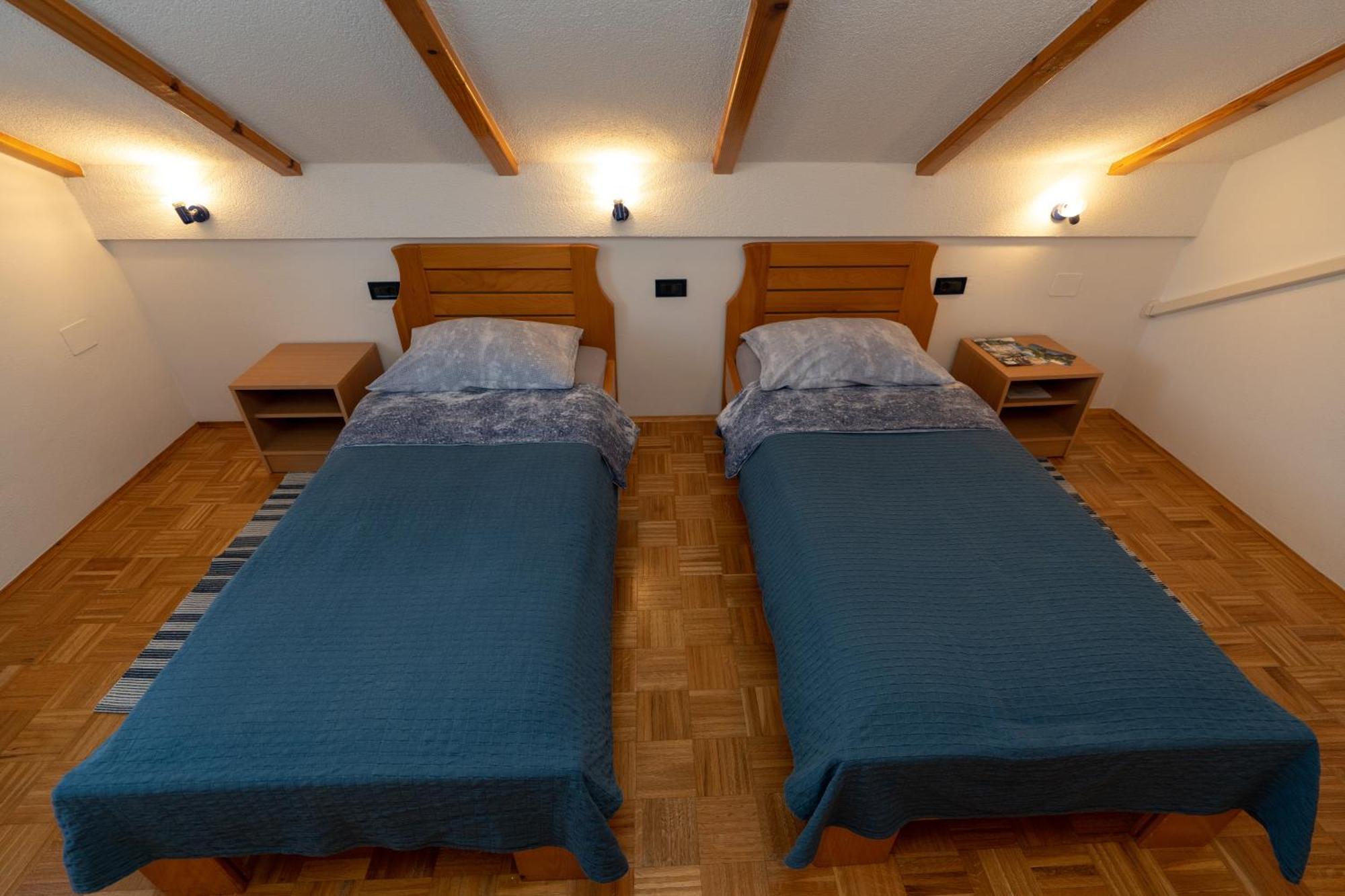 Apartman Miramare Оточац Екстер'єр фото