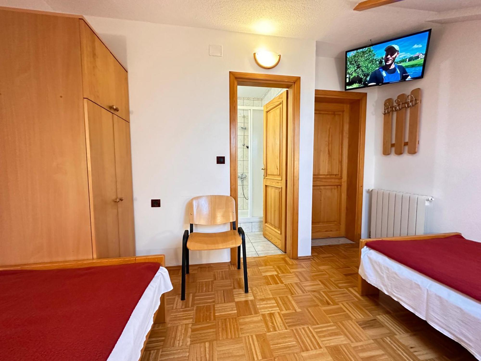 Apartman Miramare Оточац Екстер'єр фото