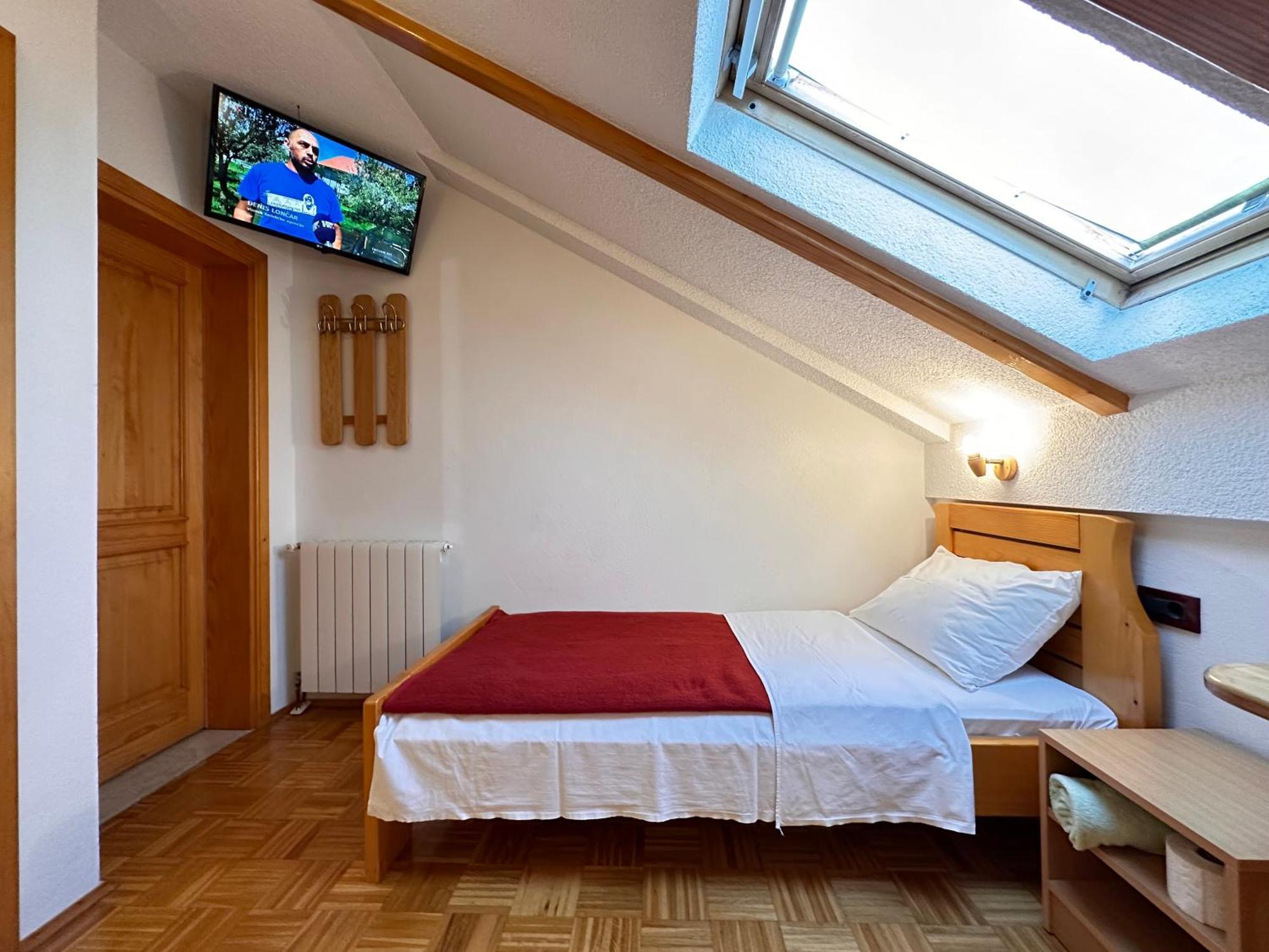 Apartman Miramare Оточац Екстер'єр фото