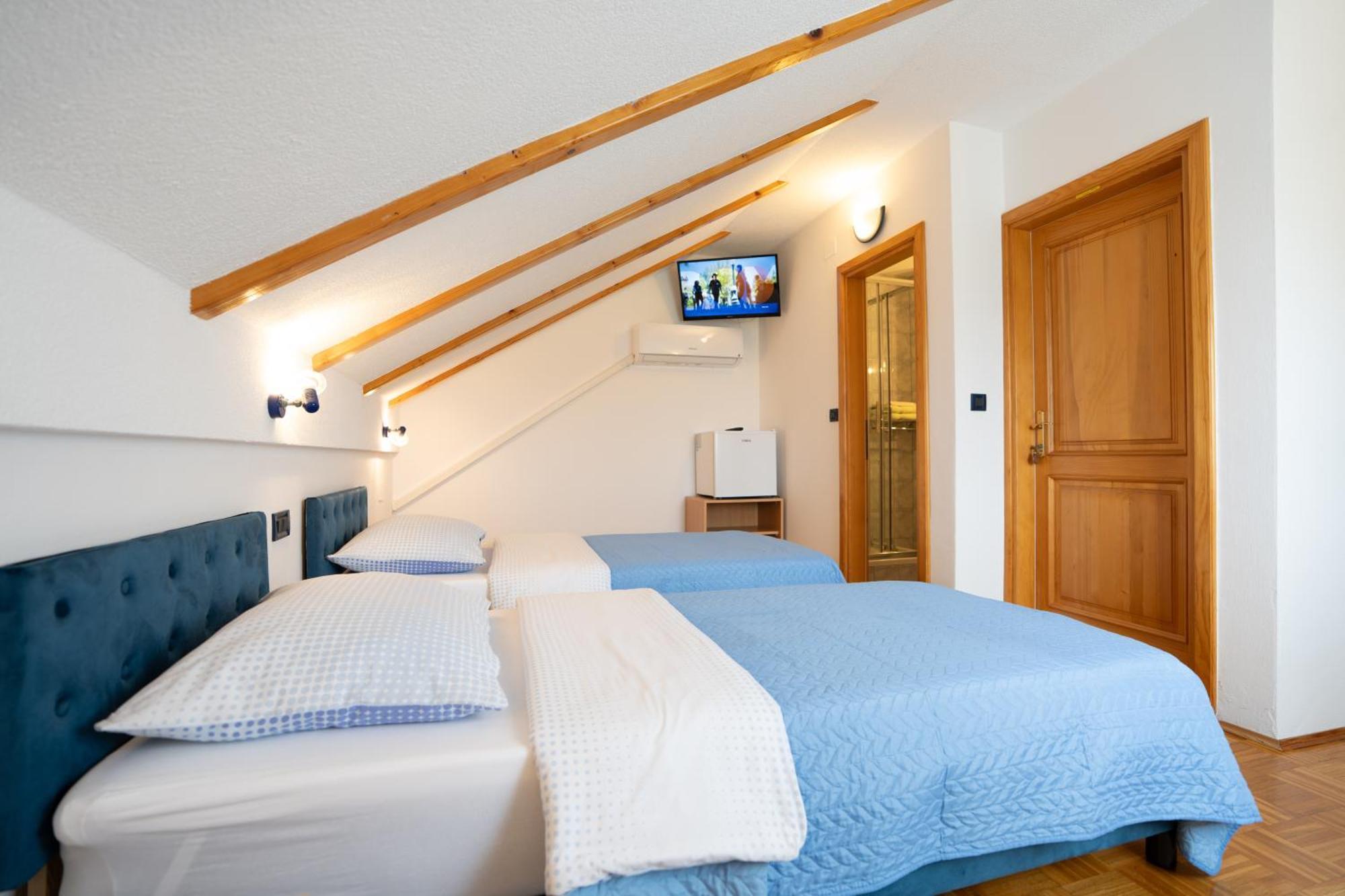 Apartman Miramare Оточац Екстер'єр фото