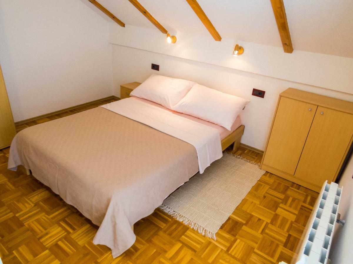 Apartman Miramare Оточац Екстер'єр фото